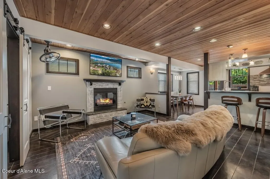 1205 W Lake Street Sandpoint ID 83864