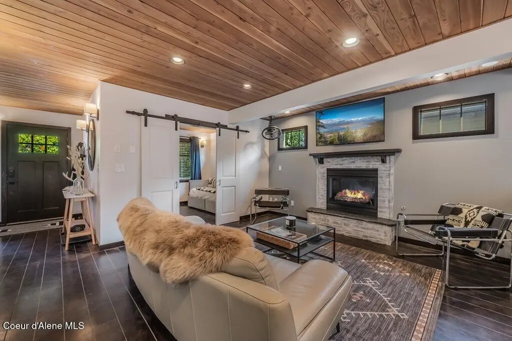 1205 W Lake Street Sandpoint ID 83864