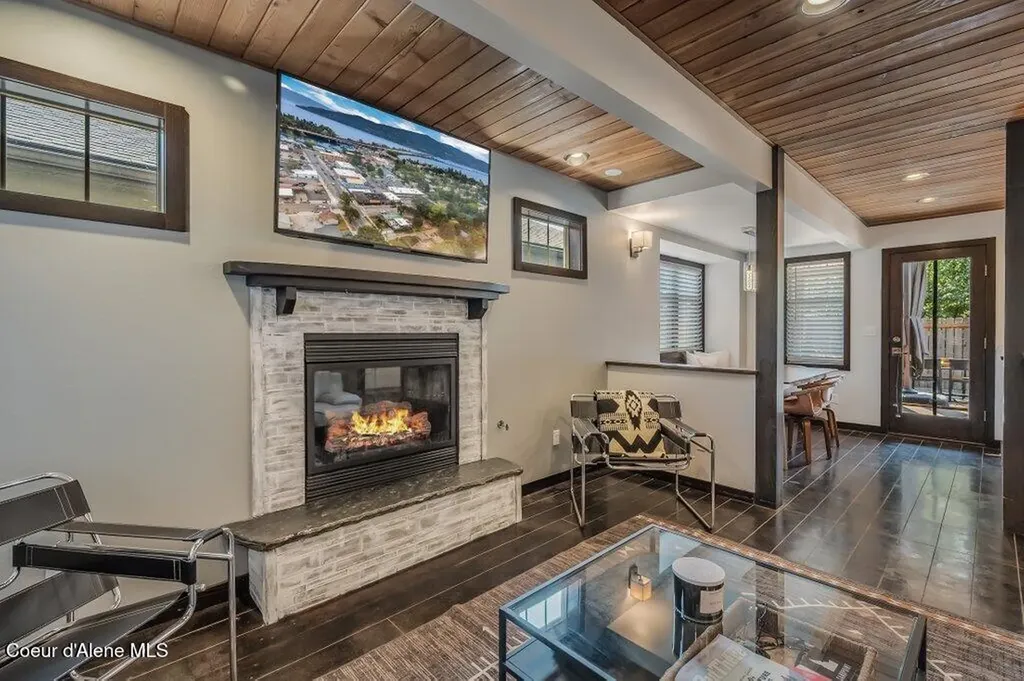 1205 W Lake Street Sandpoint ID 83864