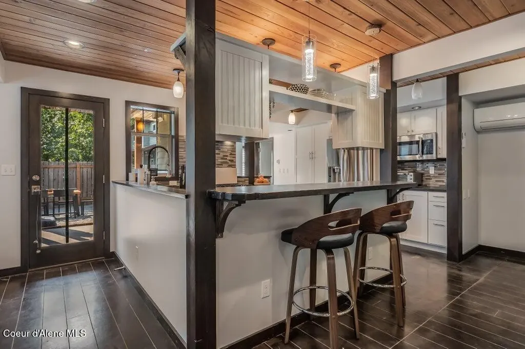 1205 W Lake Street Sandpoint ID 83864