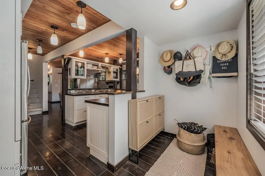 1205 W Lake Street Sandpoint ID 83864