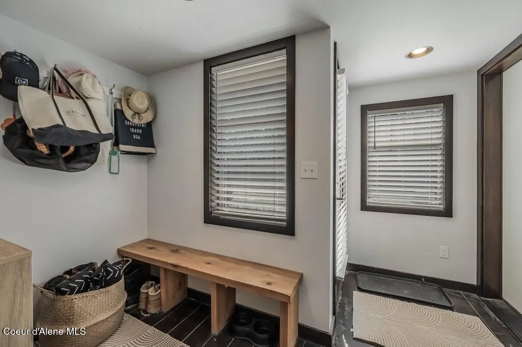 1205 W Lake Street Sandpoint ID 83864