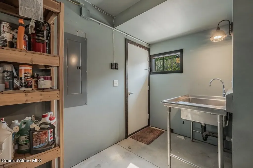 1205 W Lake Street Sandpoint ID 83864