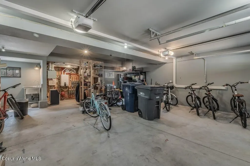 1205 W Lake Street Sandpoint ID 83864
