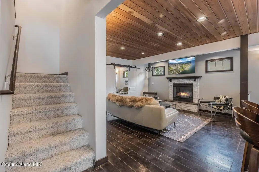 1205 W Lake Street Sandpoint ID 83864