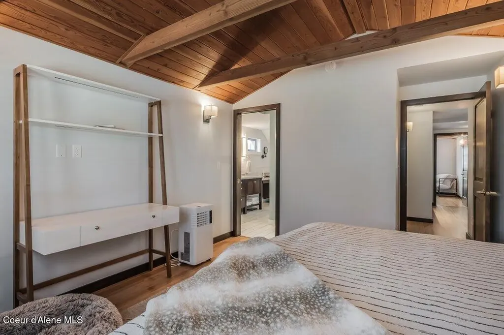 1205 W Lake Street Sandpoint ID 83864