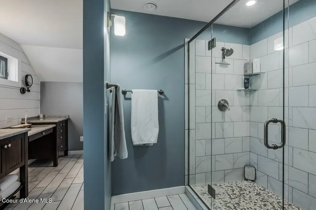 1205 W Lake Street Sandpoint ID 83864