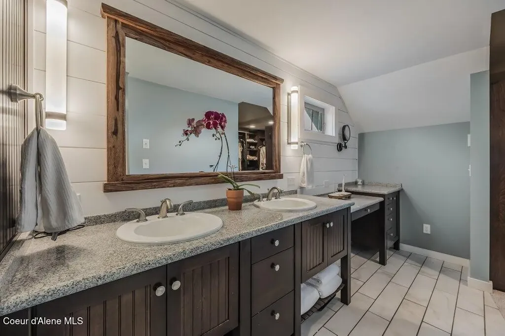 1205 W Lake Street Sandpoint ID 83864