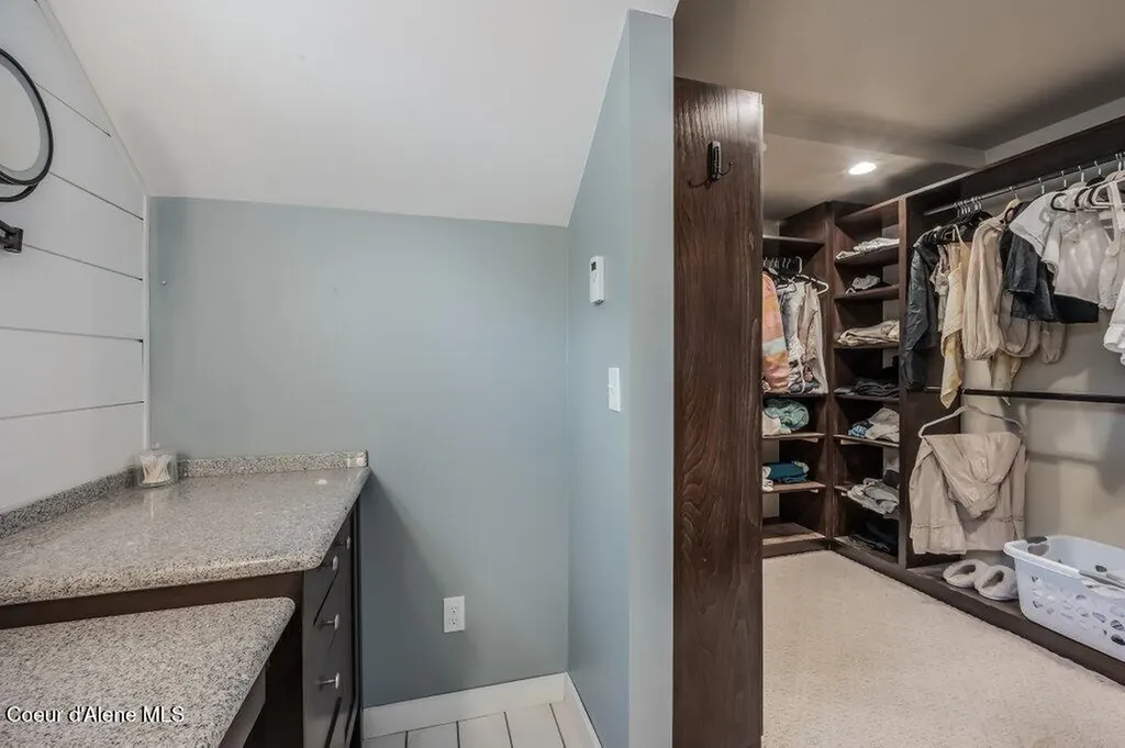 1205 W Lake Street Sandpoint ID 83864