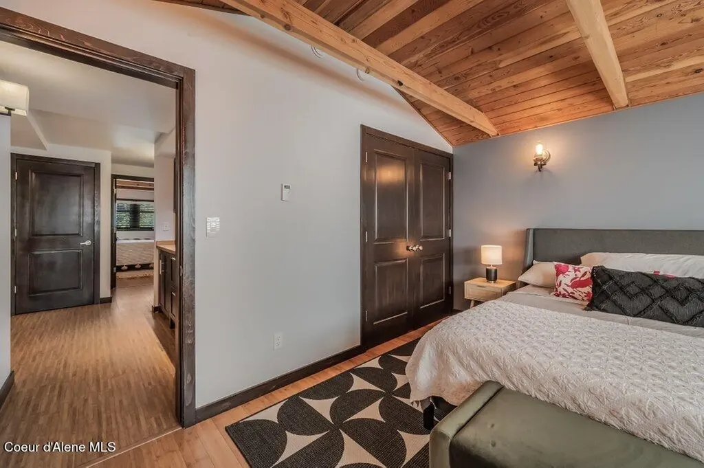 1205 W Lake Street Sandpoint ID 83864