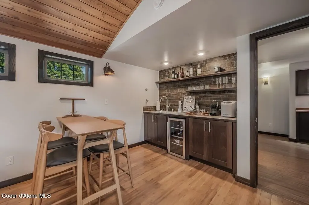 1205 W Lake Street Sandpoint ID 83864