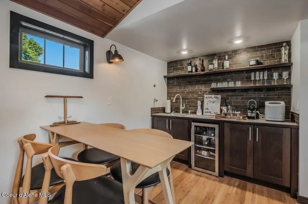 1205 W Lake Street Sandpoint ID 83864