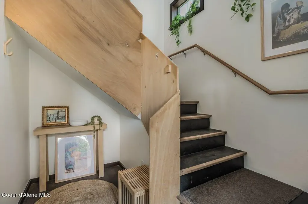 1205 W Lake Street Sandpoint ID 83864
