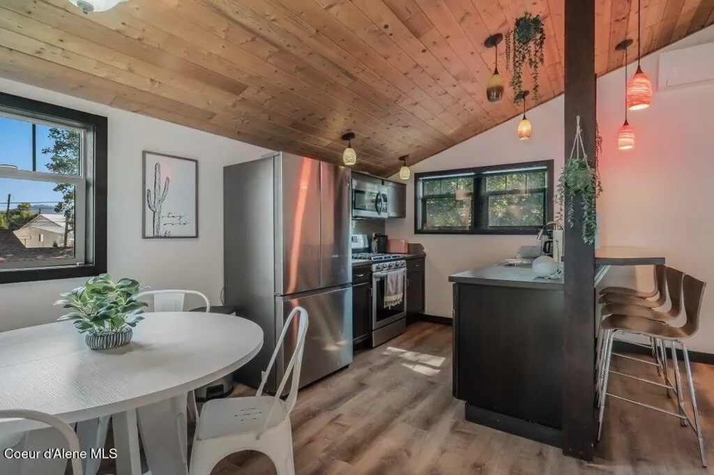 1205 W Lake Street Sandpoint ID 83864
