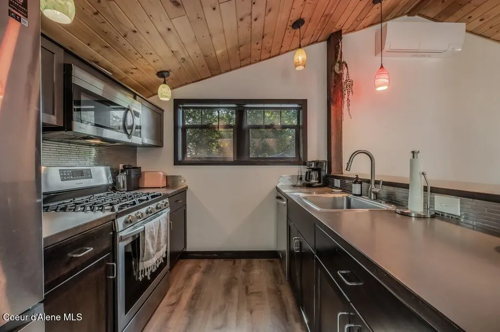 1205 W Lake Street Sandpoint ID 83864