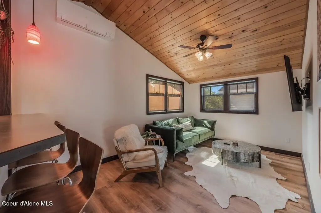 1205 W Lake Street Sandpoint ID 83864
