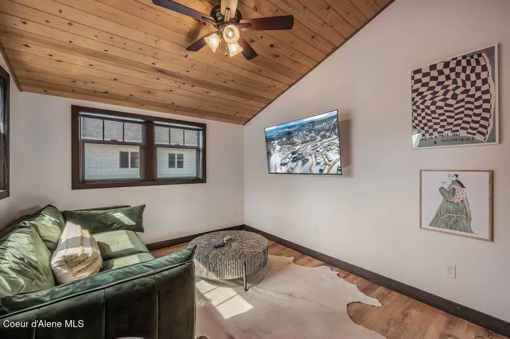 1205 W Lake Street Sandpoint ID 83864