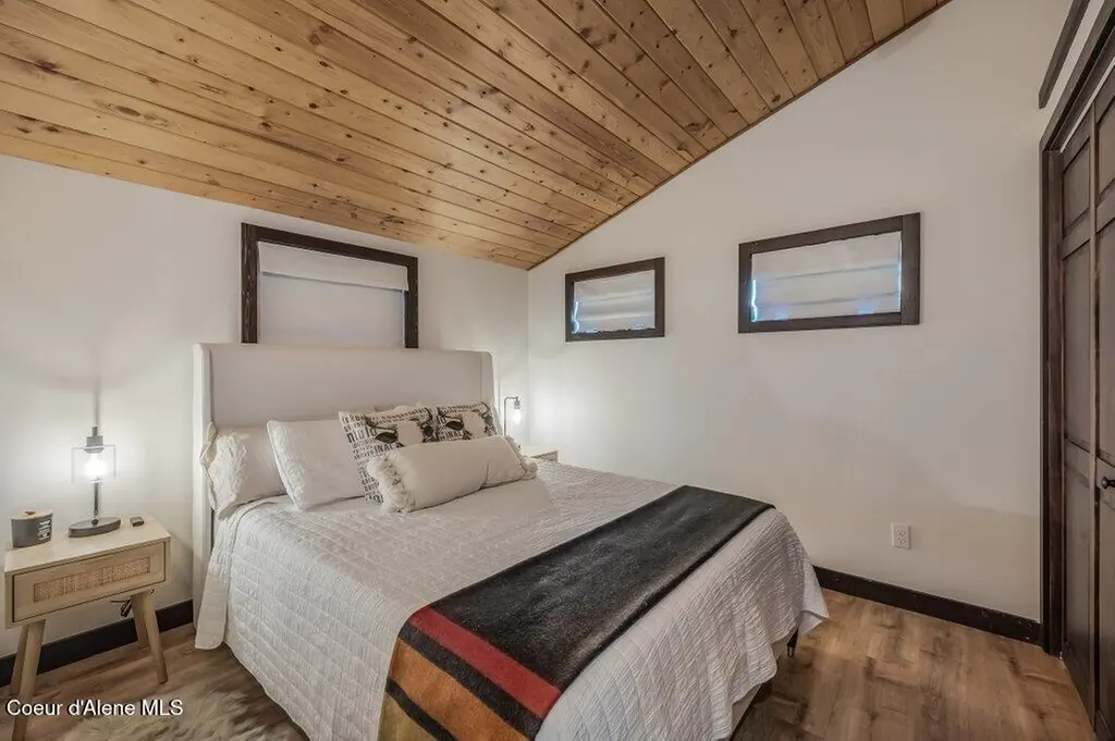 1205 W Lake Street Sandpoint ID 83864