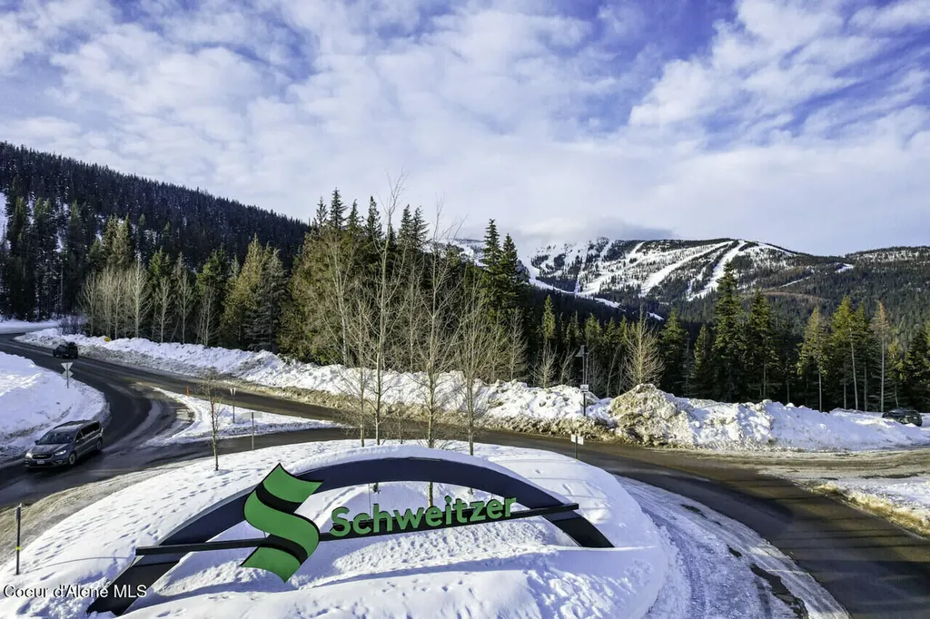 1205 W Lake Street Sandpoint ID 83864