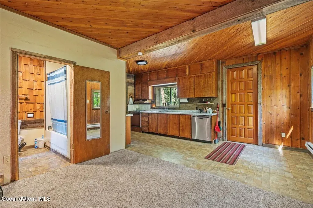 28801 N Lewellen Creek Road Athol ID 83801