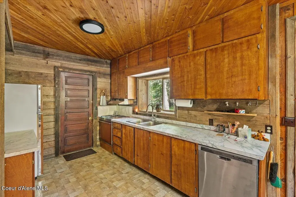 28801 N Lewellen Creek Road Athol ID 83801
