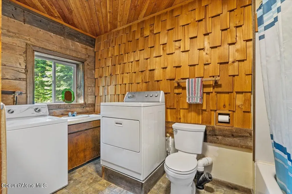 28801 N Lewellen Creek Road Athol ID 83801