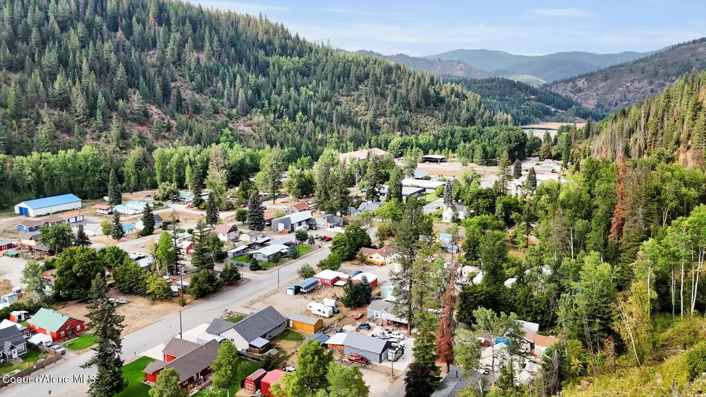 86 E Circle Drive Kellogg ID 83837