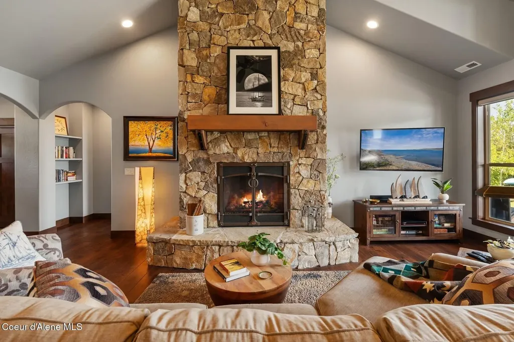 179 Waterfront Drive Sagle ID 83860