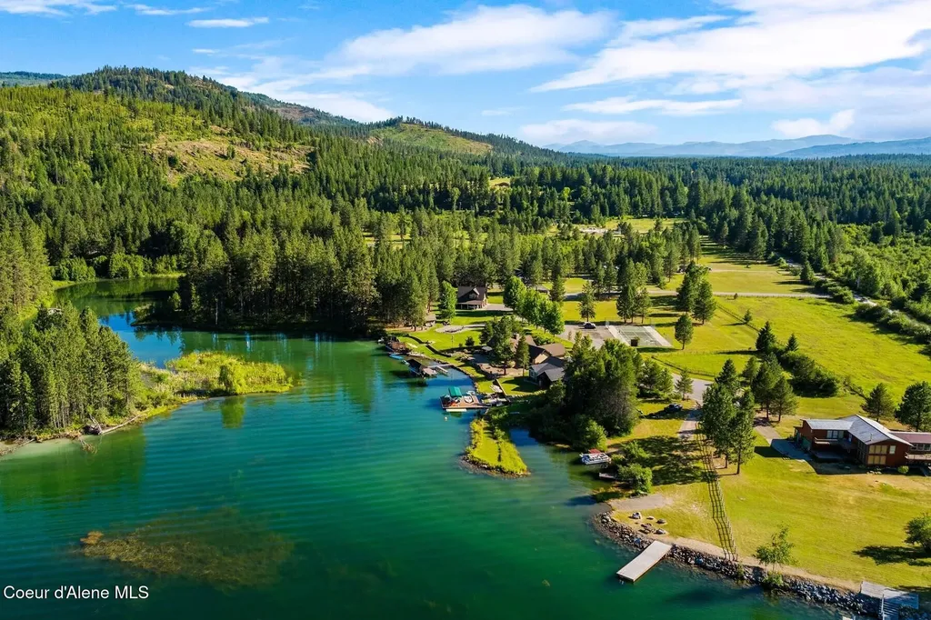 179 Waterfront Drive Sagle ID 83860