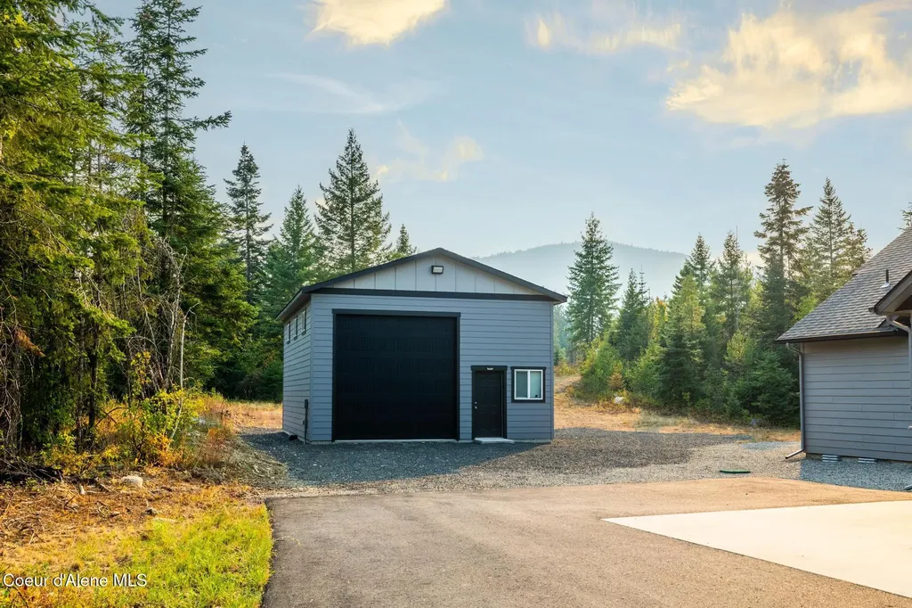 5864 W Twin Lakes Road Rathdrum ID 83858