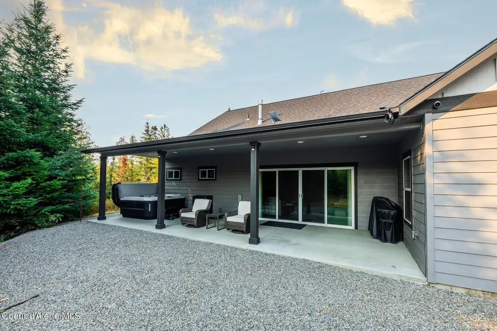 5864 W Twin Lakes Road Rathdrum ID 83858