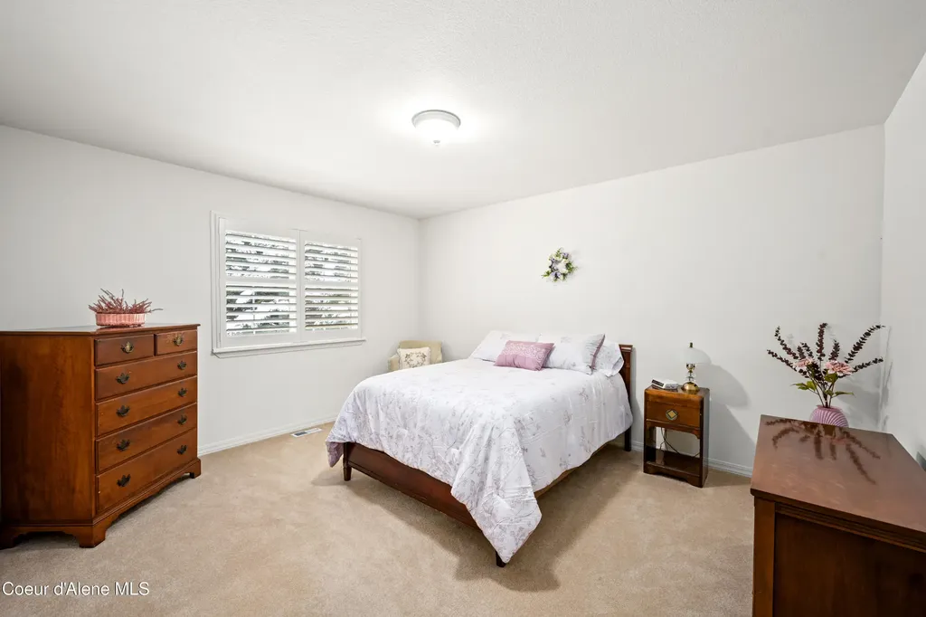11907 N Blue Jay Court Hayden ID 83835