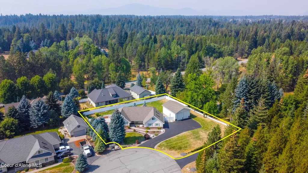 11907 N Blue Jay Court Hayden ID 83835