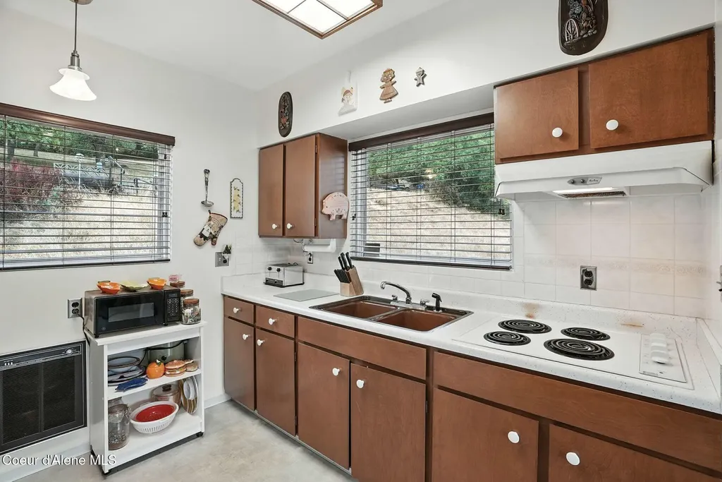 62766 S Powderhorn Bay Road Harrison ID 83833