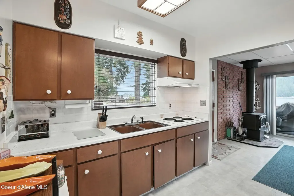 62766 S Powderhorn Bay Road Harrison ID 83833