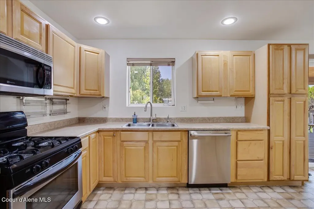 170 Kootenai Bay Road Sandpoint ID 83864