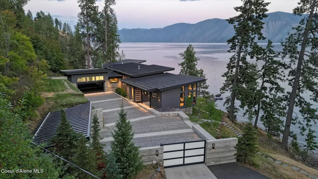 45 Lower Rock Harbor Sagle ID 83860