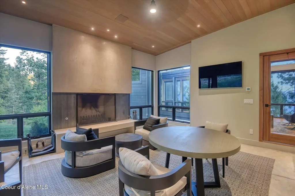 45 Lower Rock Harbor Sagle ID 83860