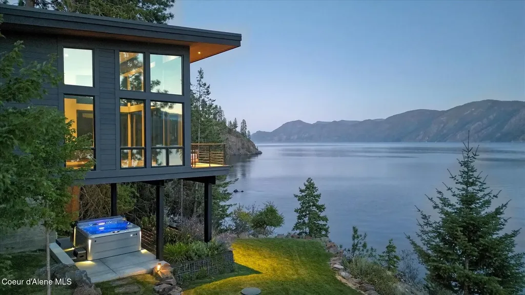 45 Lower Rock Harbor Sagle ID 83860