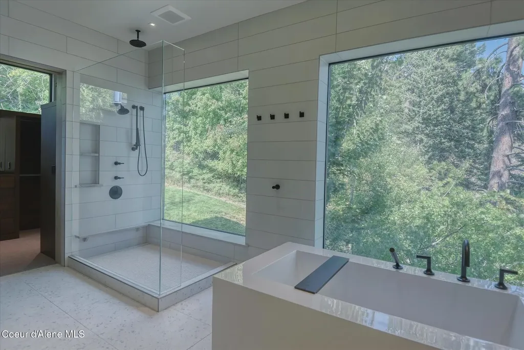 45 Lower Rock Harbor Sagle ID 83860