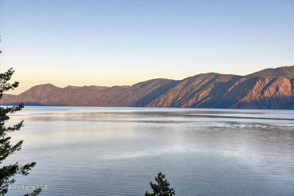 45 Lower Rock Harbor Sagle ID 83860