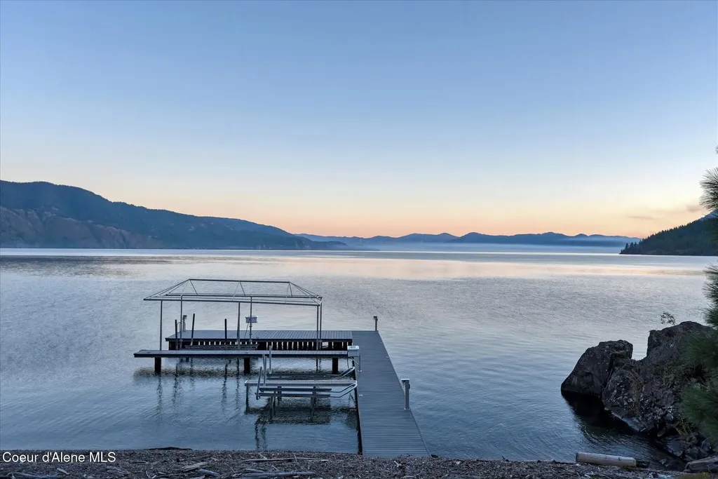 45 Lower Rock Harbor Sagle ID 83860
