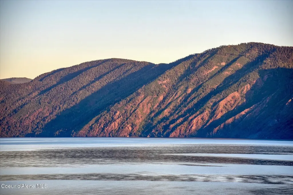 45 Lower Rock Harbor Sagle ID 83860