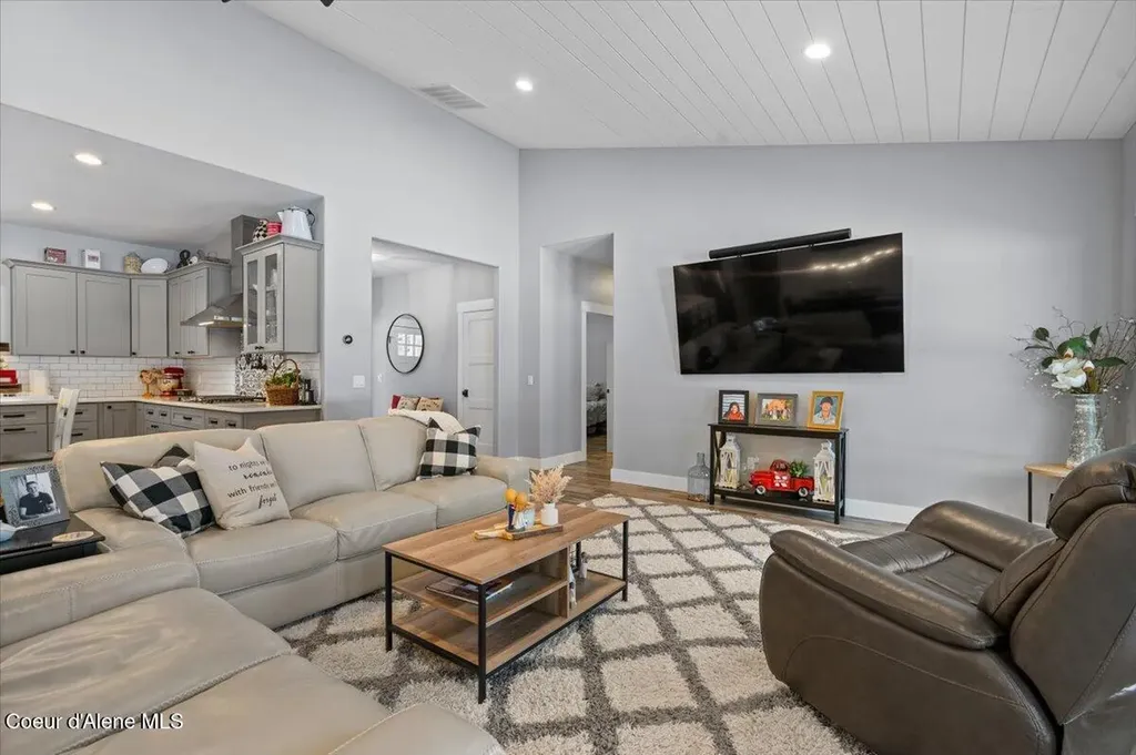 1352 W Brunner Road Athol ID 83801