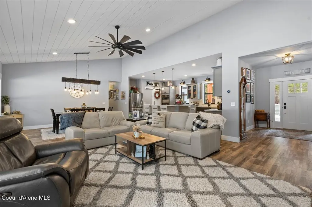 1352 W Brunner Road Athol ID 83801