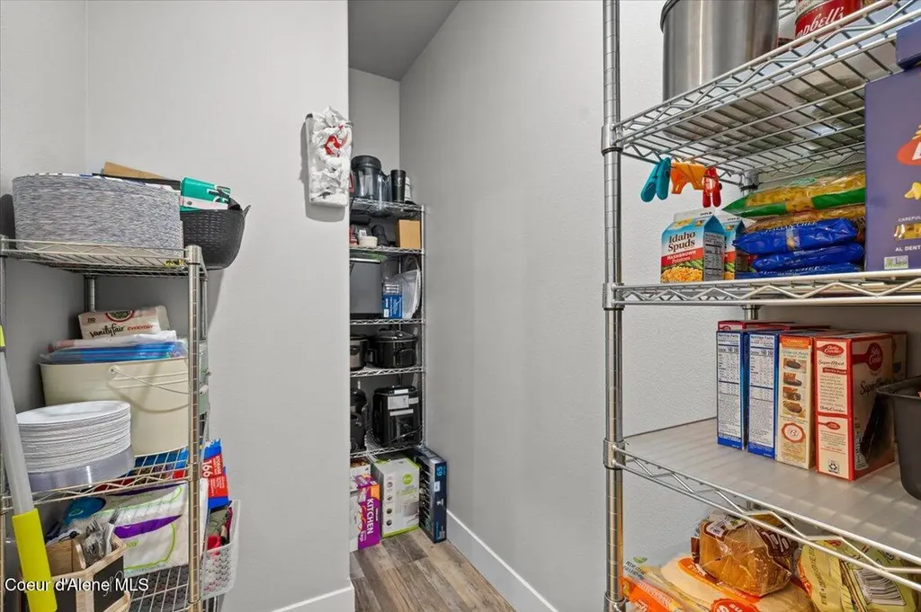 1352 W Brunner Road Athol ID 83801