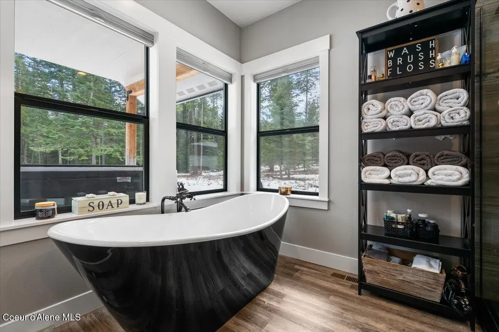 1352 W Brunner Road Athol ID 83801