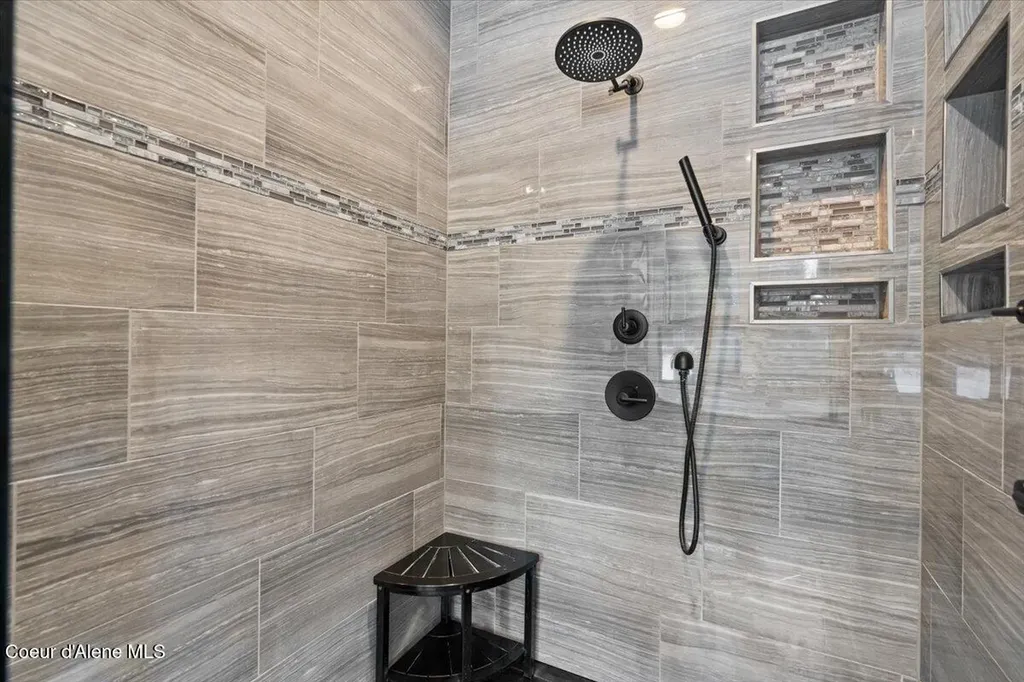 1352 W Brunner Road Athol ID 83801