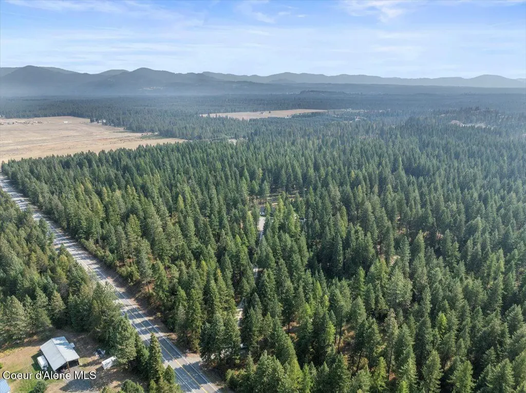 1352 W Brunner Road Athol ID 83801