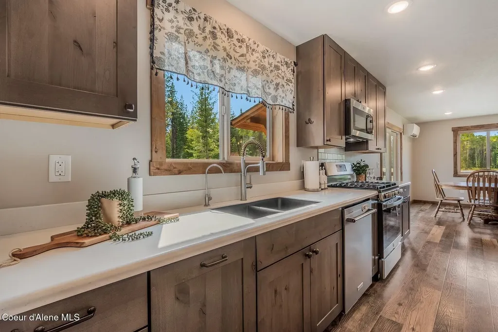 521 Magpie Lane Sandpoint ID 83864